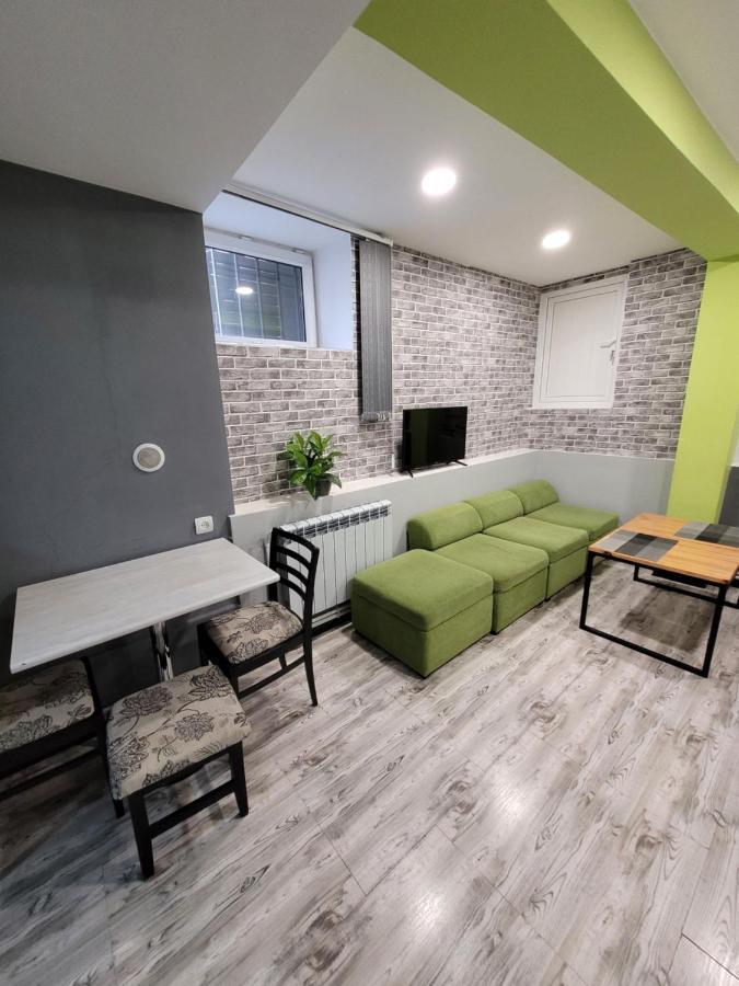 Дом 33 Возле Клиники Астхик Yerevan Exterior foto