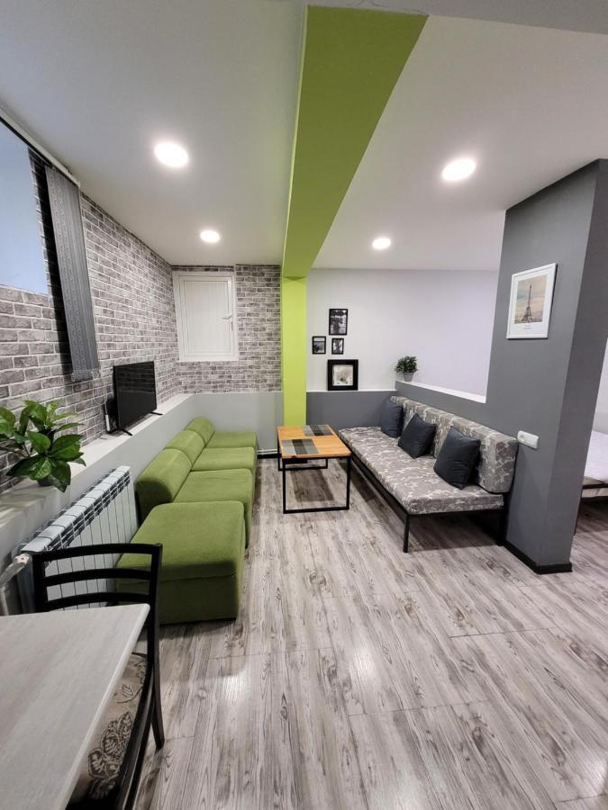 Дом 33 Возле Клиники Астхик Yerevan Exterior foto